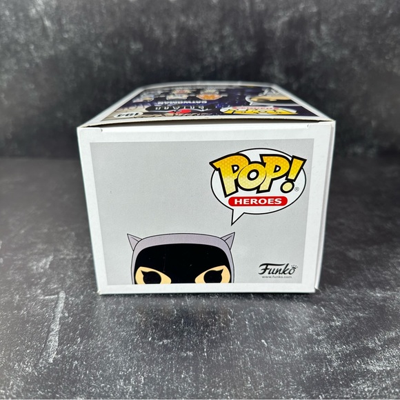 FUNKO POP HEROES BATMAN THE ANIMATED SERIES 194 CATWOMAN VINYL FIGURE NEW - Picture 5 of 6